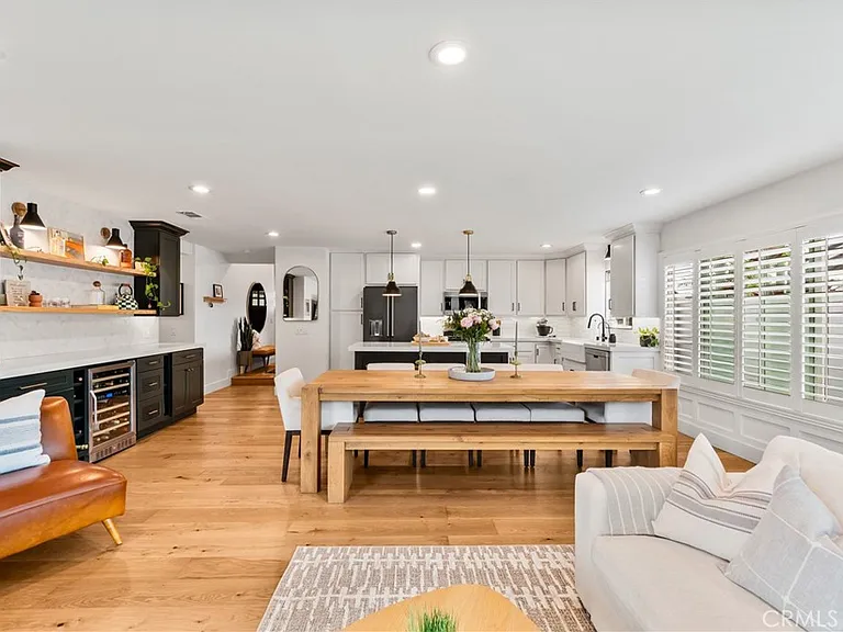 8541 Kelso Dr — Photo 38