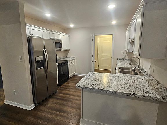 5th image of 385 Anna Hume Blvd #1