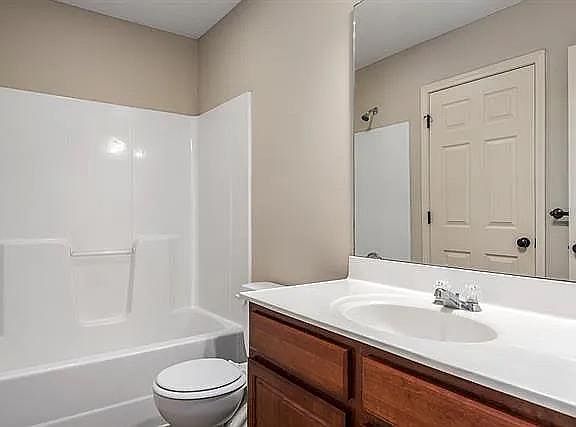 5th image of 4435 N 106th St