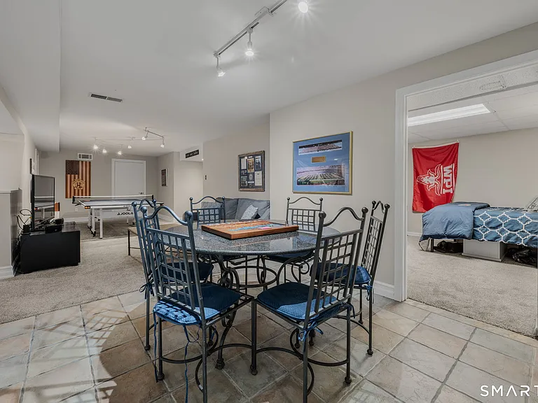11 Windrose Dr — Photo 29