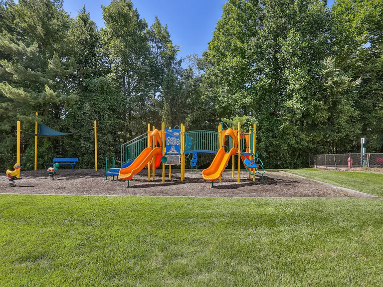 Southfield — Photo 24