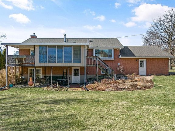 3rd image of 43 Sexton Dr