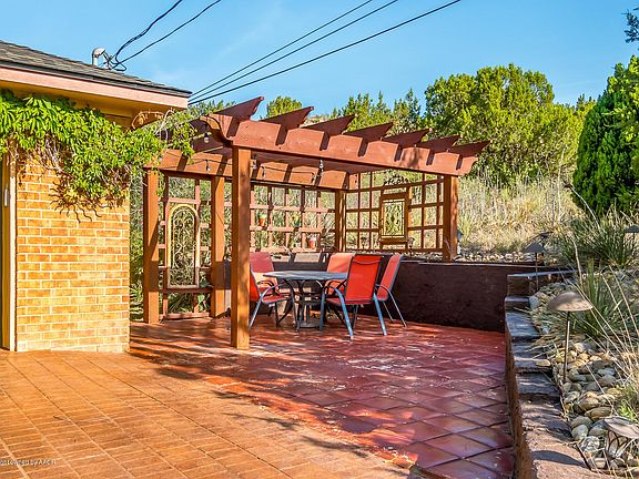 5th image of 119 Caprock Ln