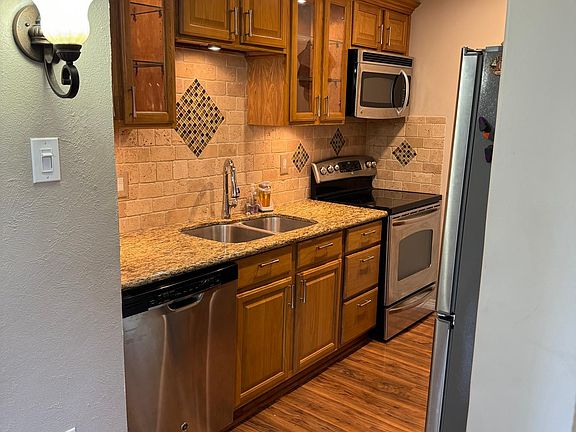 4th image of 5757 Martel Ave APT B12