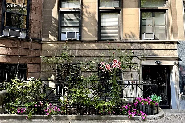 Rented by Sotheby's International Realty | media 9