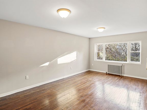 3rd image of 40 Glenwood Ave APT 2G