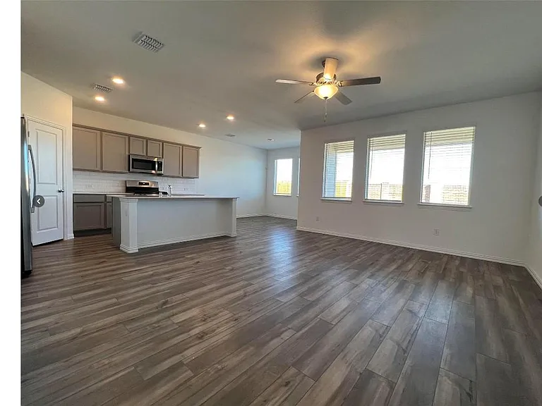 8000 Blue Heron Ln — Photo 8