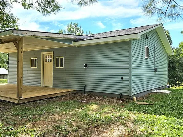 9018 Lower East Valley Rd, Pikeville, TN 37367