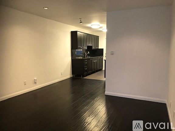 3rd image of 3650 Watseka Ave #10