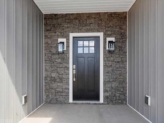 3rd image of 70 Florence Dr