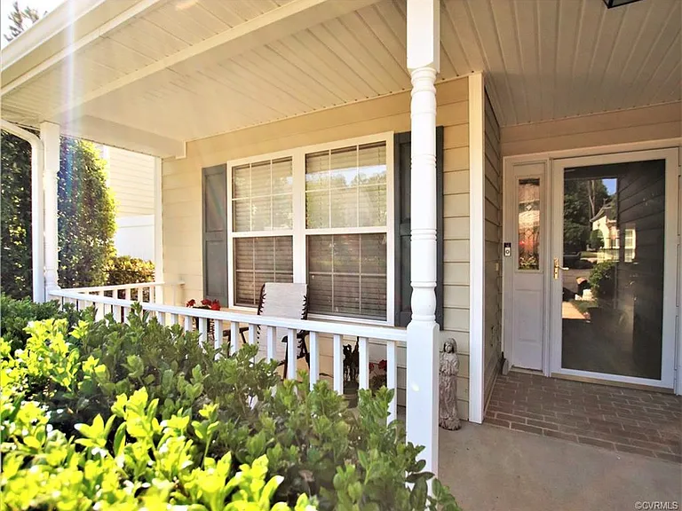 4706 Twin Hickory Lake Dr — Photo 17
