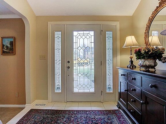 4th image of 802 Stanbridge Dr