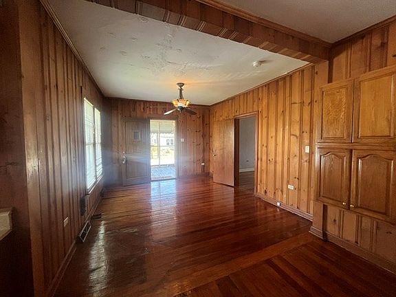 3rd image of 119 Elliott St