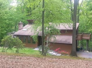 8470 S Ridge Dr, Macungie, PA 18062