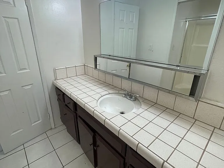 M13- 2820 N. Halfmoon Dr. — Photo 8