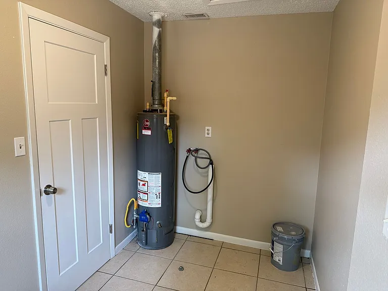 824 S Lone Oak Dr — Photo 12