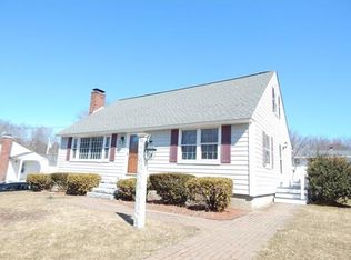 19 Falmouth St, Methuen, MA 01844