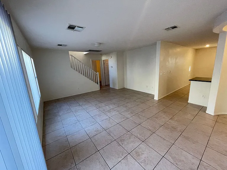 5038 Desert Dandelion Ct — Photo 3