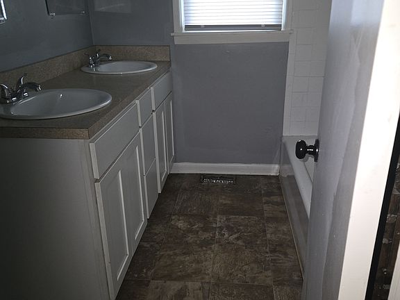 4th image of 1706 Costello Dr