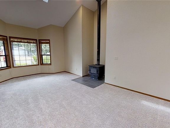 3rd image of 6212 Winnwood Loop SE