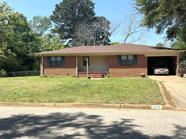 103 Ridgecrest Dr, Palestine, TX 75801