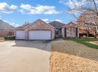 13804 E 89th St N, Owasso, OK 74055
