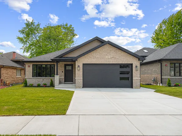 11122 S Leamington Ave, Alsip, IL 60803