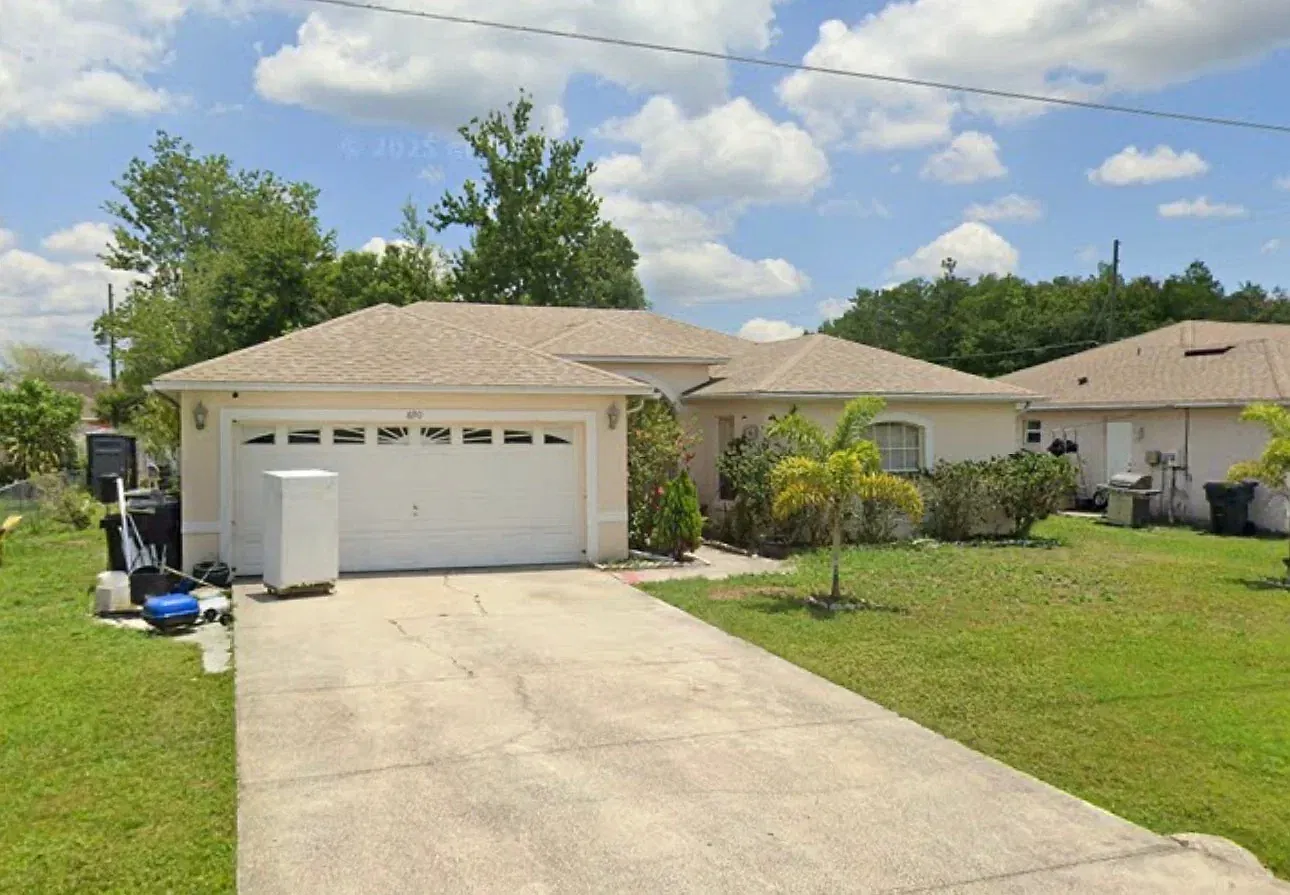 4 bed, 1353 sqft, $1,800 — Photo 1