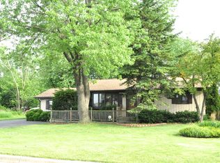 7705 W 82nd St, Bridgeview, IL 60455