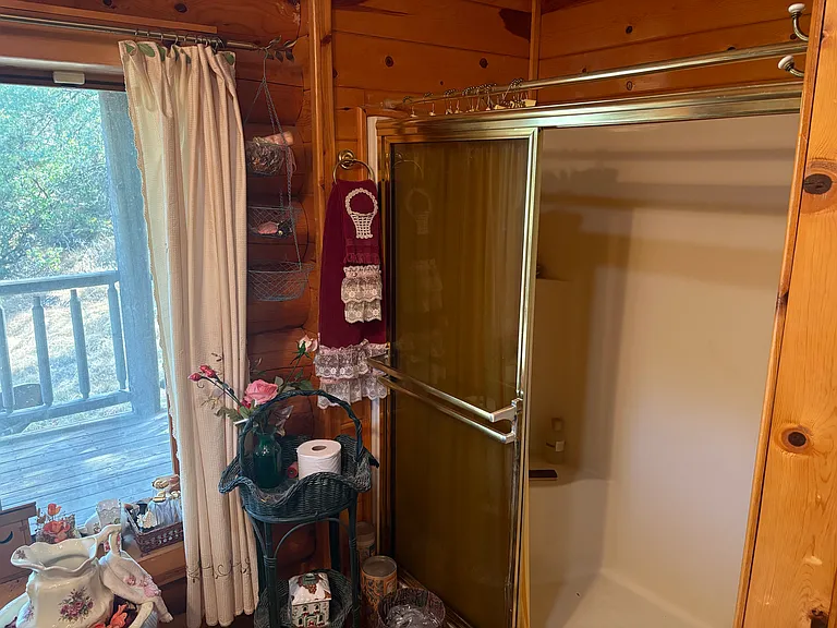 142 Wayman Ln — Photo 16