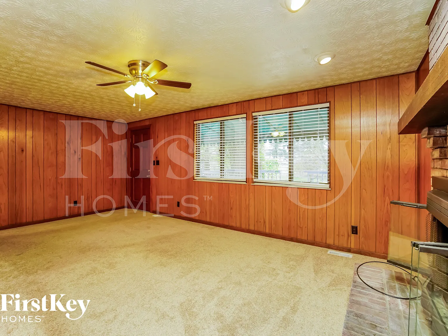 4 bed, 2.5 bath, 1977 sqft, $2,300 — Photo 4