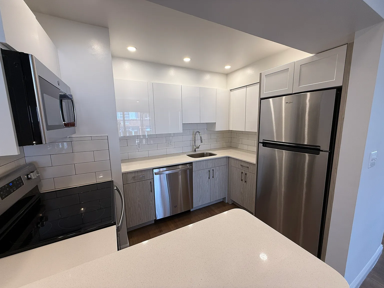1 bed, 1.0 bath, 810 sqft, $2,800 — Photo 1
