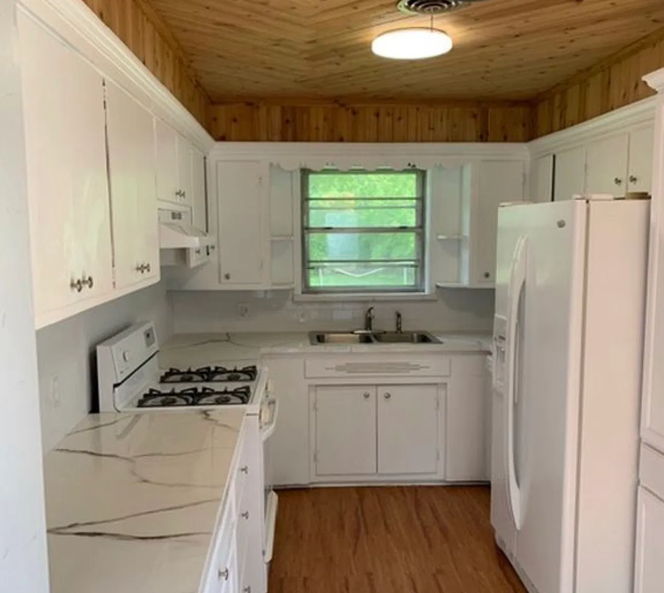 3 bed, 1080 sqft, $1,330 — Photo 1