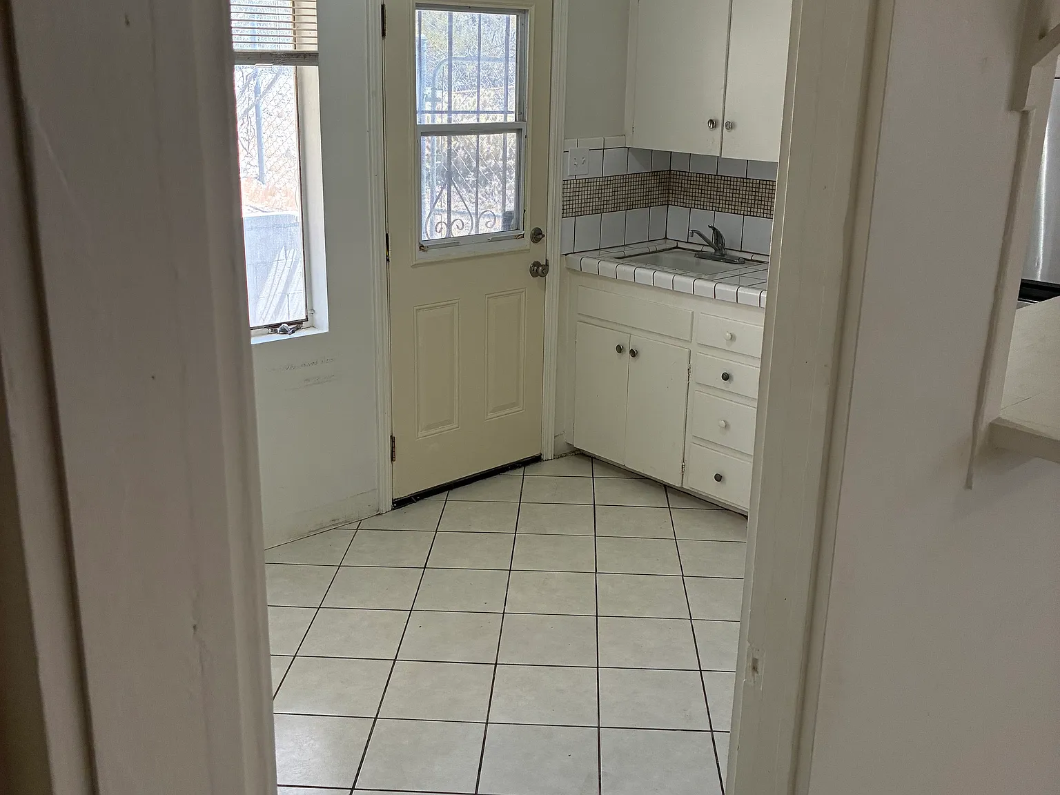 Studio, 500 sqft, $980 — Photo 3
