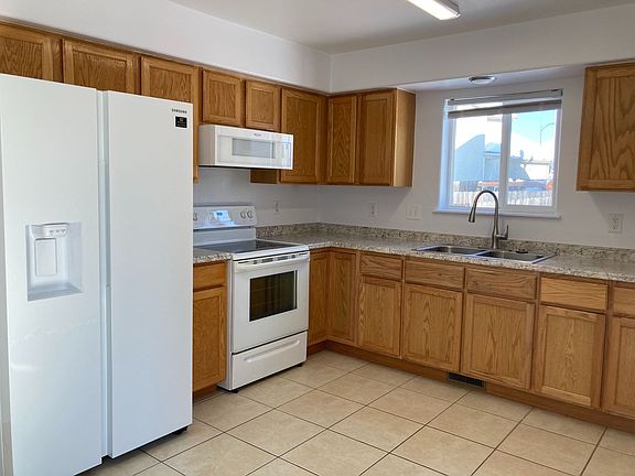 4th image of 521 San Juan Cir #B