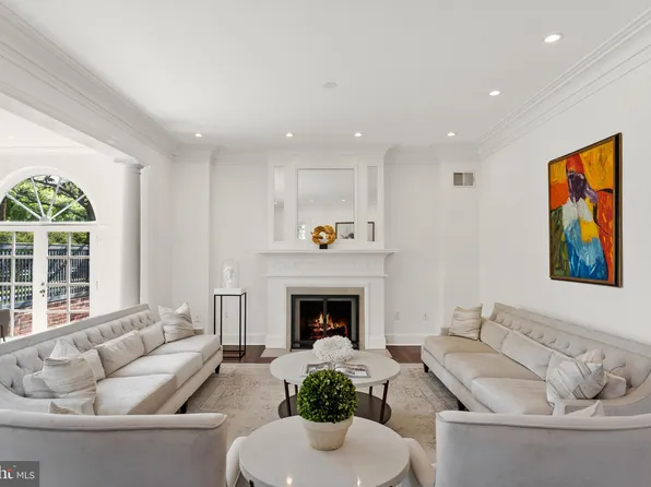 3838 Cathedral Ave NW, Washington, DC 20016