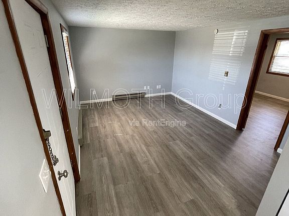 3rd image of 1818 Michigan St APT 3