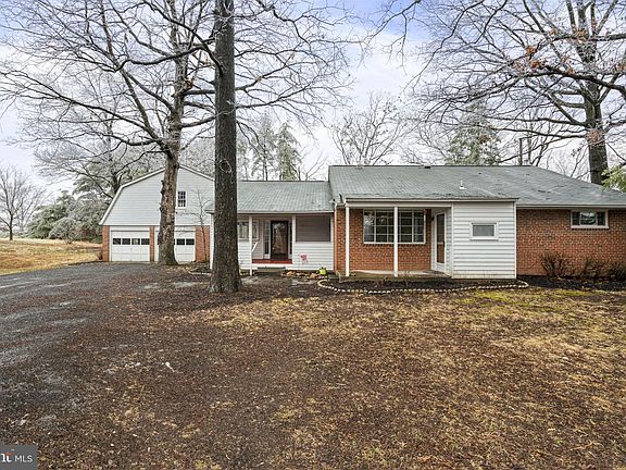3rd image of 4954 Catharpin Rd