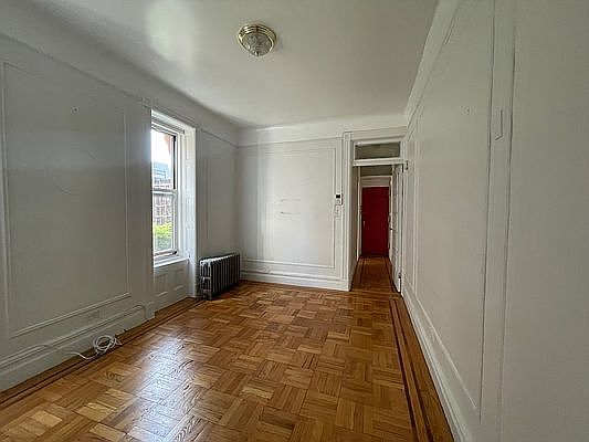 4th image of 203 E 94th St APT 4D