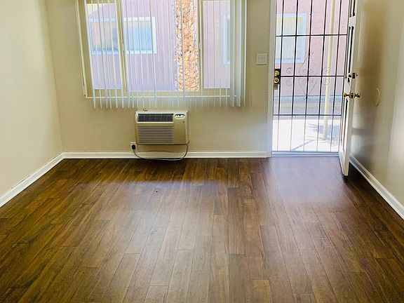 3rd image of 4542 Kansas St #2B-1Ba