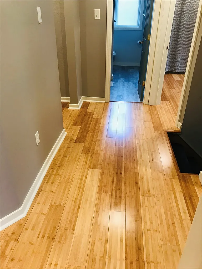 3 bed, 900 sqft, $1,200 — Photo 2