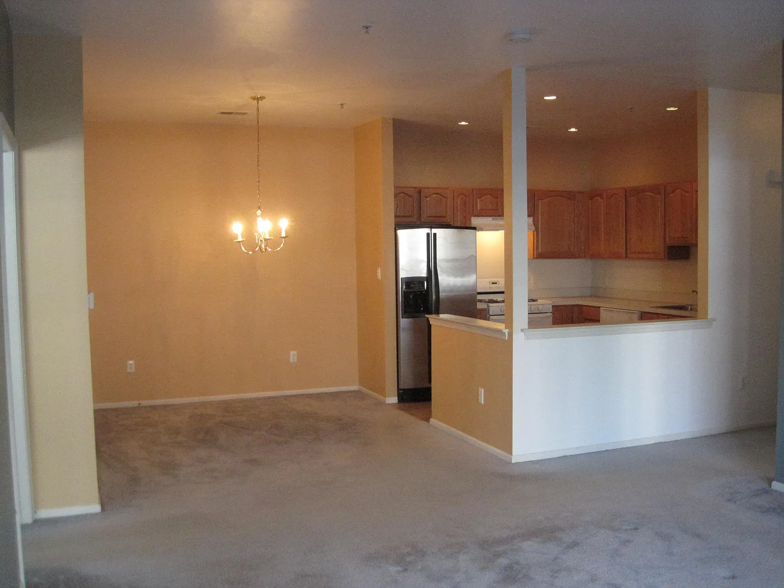 1018 Flakne Ct — Photo 3