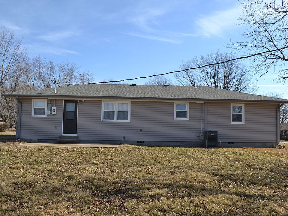 2nd image of 400 Clinton Dr