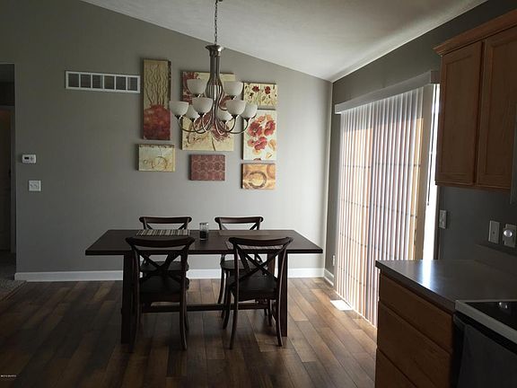 4th image of 331 Summerlin Dr