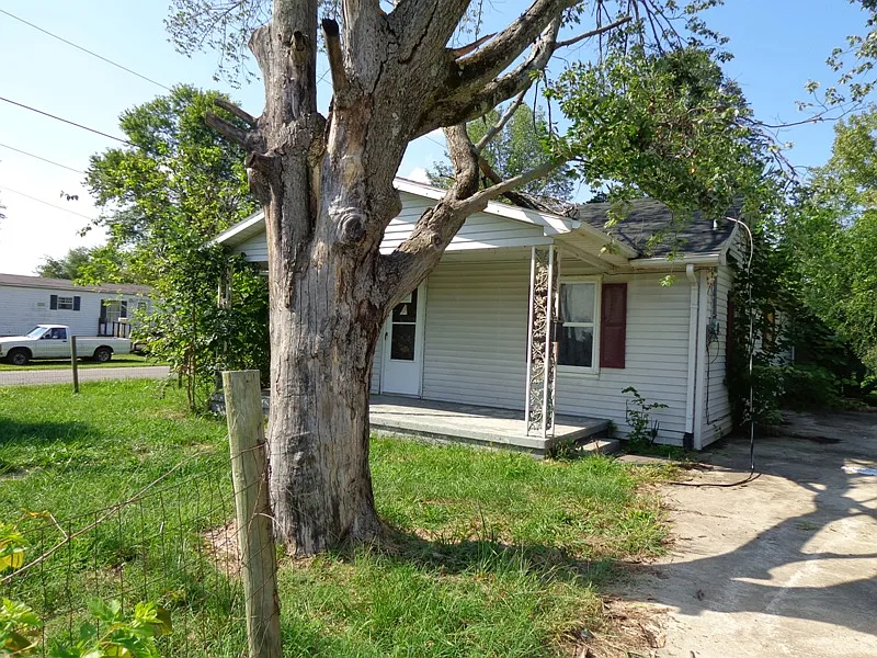 122 Wilbur Ave photo 1