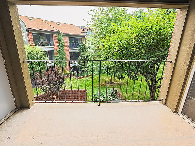 7 Pipe Hill Ct #B — Photo 21