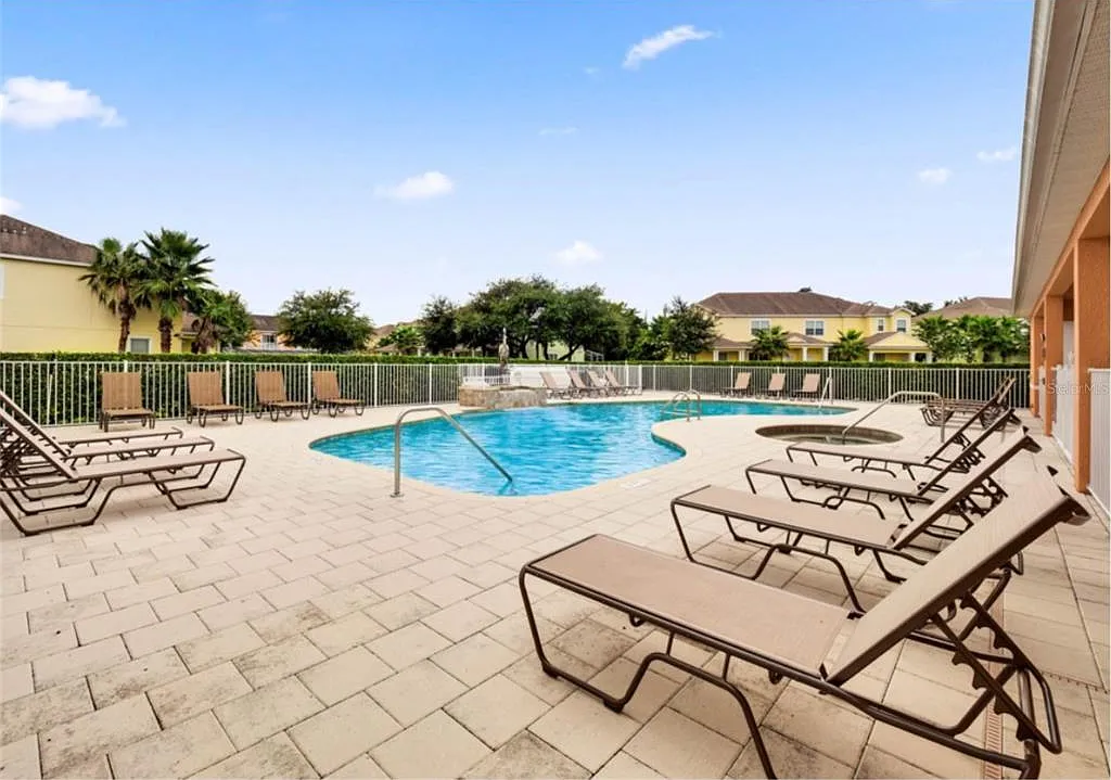 3 bed, 3.0 bath, 1854 sqft, $2,950 — Photo 3