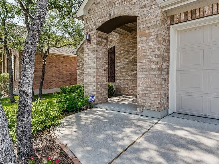 609 Walsh Hill Trl — Photo 4