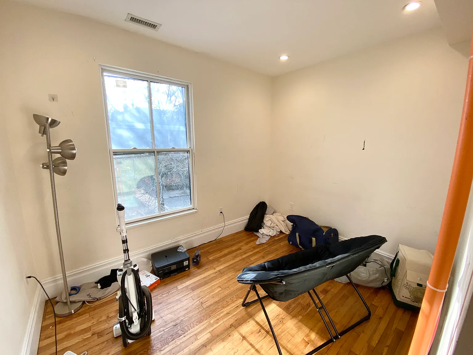 6 bed, 9999 sqft, $5,000 — Photo 4