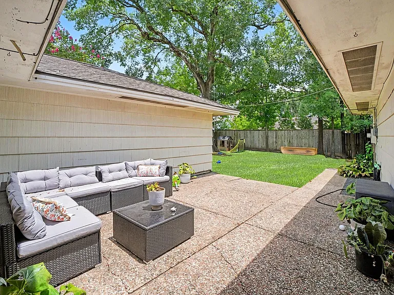 6267 Chevy Chase Dr — Photo 20
